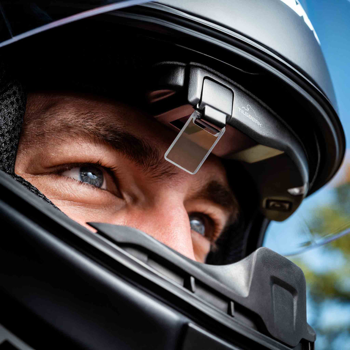 Tilsberk | Head-Up Display for Motorcyclists